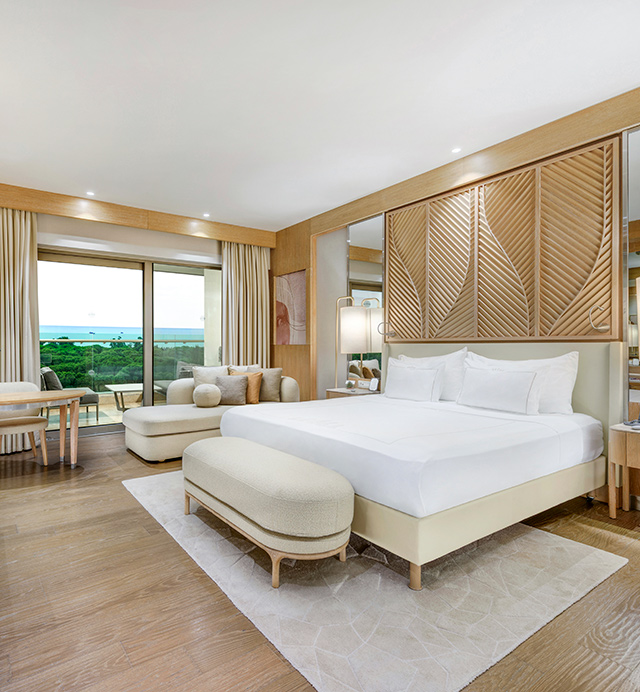 /media/4lfbgvy4/regnumcarya_jaderoom_seaview_bedroom-01-3-card.jpg