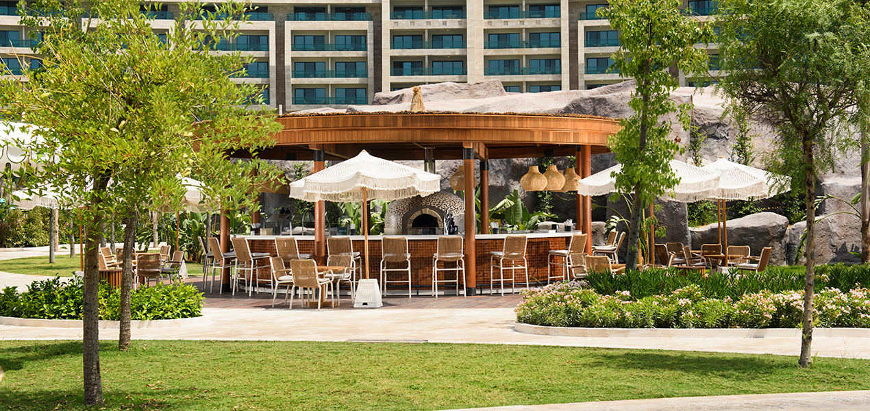 REGNUM THE CROWN KIOSK 02 Slider